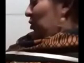 Heavy boobs Pakistani housewife sucking Hawkshaw of her Devar